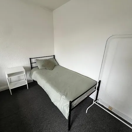 別荘 Spacious House Close To With Free Parking マンチェスター