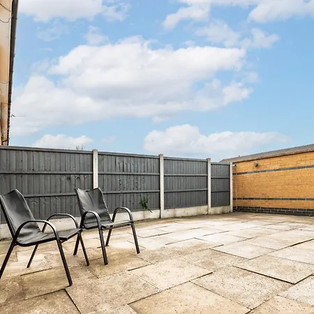 Holiday home Boutique 3bd Opposite Etihad & Coop - Free Parking - Pool Table Manchester