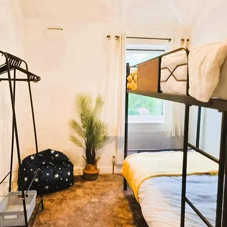 Tatil Evi 3br House-apartment-free Parking-manchester Airport