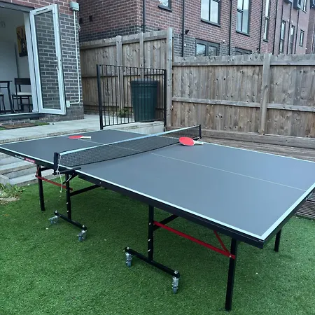 Сasa de vacaciones Luxury 5 Bed Near Etihad And Coop Live *