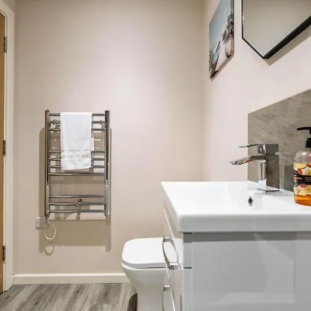 With 2 Parking Spaces! Διαμέρισμα Μάντσεστερ