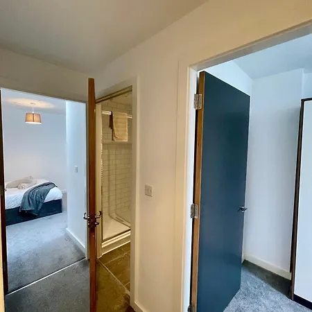Modern Lux 2 Bedroom Duplex Apartment Free Parking * Manchester