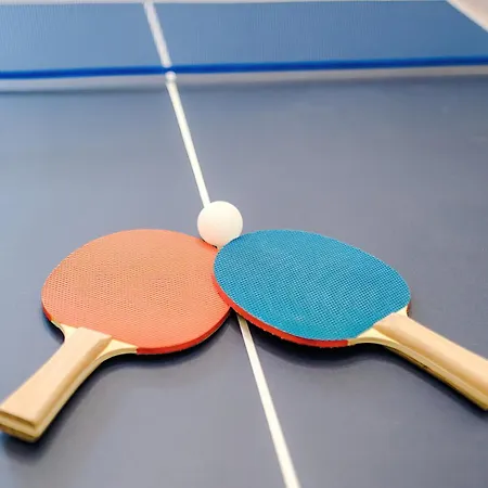 Stunning In Salford With Free Parking, Office, Pool & Ping Pong Table 別荘
