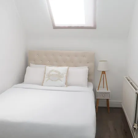 Affordably Elegant Close To Coop Live, Etihad Stadium And Centre