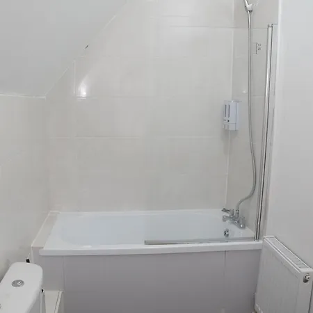 Affordably Elegant Close To Coop Live, Etihad Stadium And Centre *