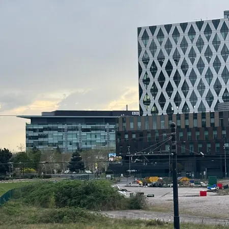 דירה Luxepoint A Luxurious1-bed Flat With Gym And Cinema *