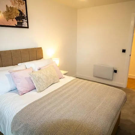 Fabulous 2 Bedroom In Apartment Manchester