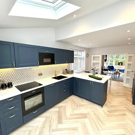 Bright 5 Bedroom House In Didsbury, * מנצ'סטר