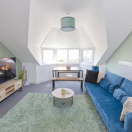 Cozy And Warm 2 Bed In M16 Apartment *