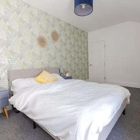 Cozy And Warm 2 Bed In M16 * Manchester