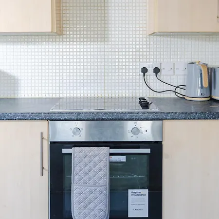 Cozy And Warm 2 Bed In M16 Manchester
