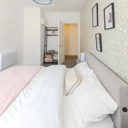 Cozy And Warm 2 Bed In M16 * Manchester