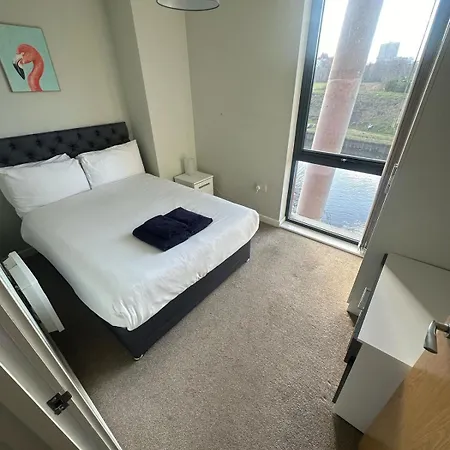 Apartmanhotel Beehosting Adelphi Wharf 4*