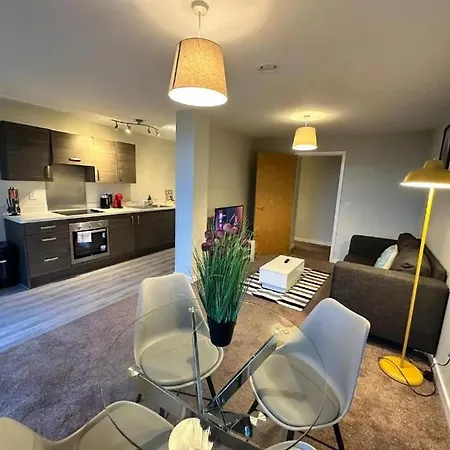 Beehosting Adelphi Wharf Apartmanhotel 4*