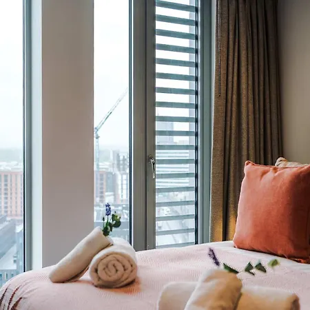 Daire Stunning New 2-bed Flat In Perfect For Couples Manchester