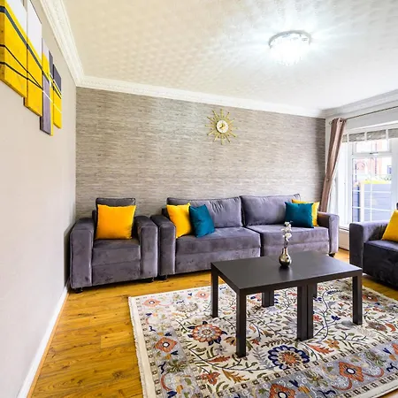 Droylsden Eden - Next To Tram - Free Parking Near Coop- Live & Etihad Stadium