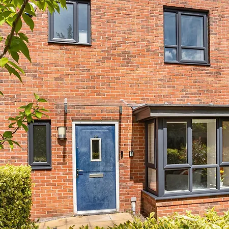 Hébergement de vacances Chic Riverside Retreat Salford 4bd Free Parking Manchester