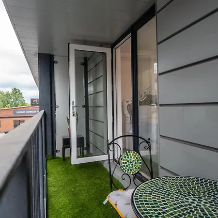 Villa Mega7 Spacious 2bedroom Apartment, 2 Bathrooms, Balcony And Free Parking Manchester