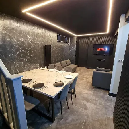 Sleeps 14 Hidden Gem By Superhost شقة مانشستر