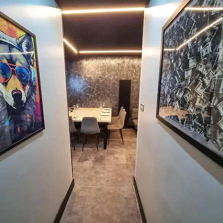 Sleeps 14 Hidden Gem By Superhost مانشستر