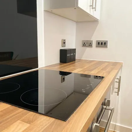 Luxe 2 Bed - Water View And Parking מנצ'סטר