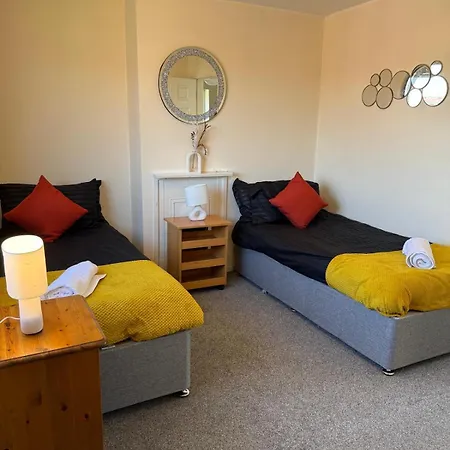 Tewkes House Apartman