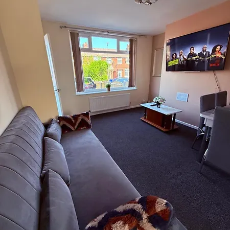 Tewkes House Apartman