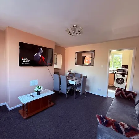 Tewkes House Apartman *