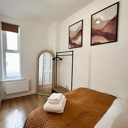 Daire Chic & Modern 2br - Luxury Retreat