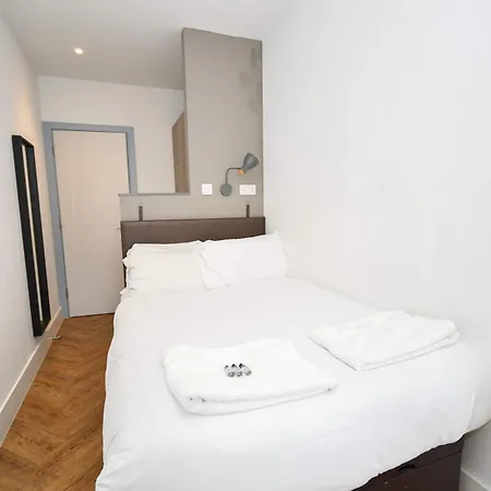 Sleek 2bed Flat In W Security