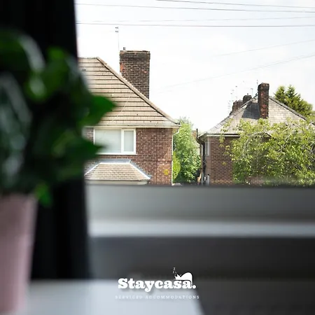 3-bedroom House W Free Parking, Near Man Airport! Vakantiehuis