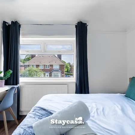 3-bedroom House W Free Parking, Near Man Airport! Vakantiehuis *