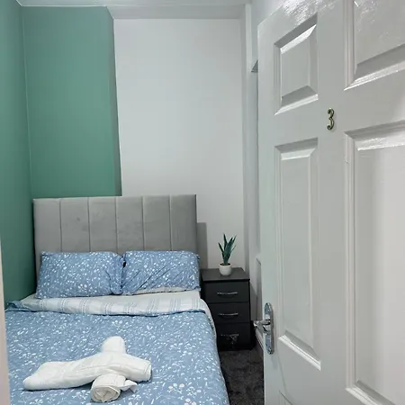 住宿加早餐酒店 Near Etihad Stadium 3*