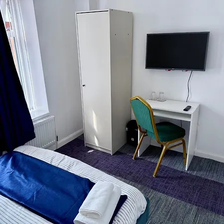 Hostel O5 *