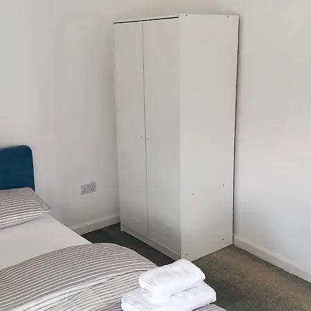 Hostel O5 *