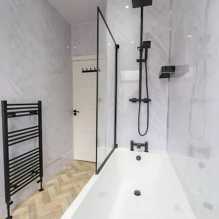 Luxury 1-bed Near Mcr Hospital & Centre