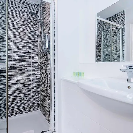 Large 4bedroom 4bathroom Townhouse By Coop Live Arena Hébergement de vacances Manchester