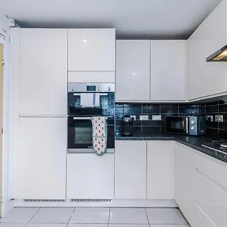 Large 4bedroom 4bathroom Townhouse By Coop Live Arena Manchester