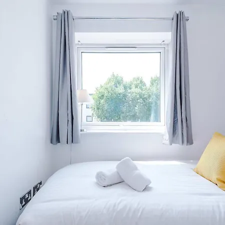Large 4bedroom 4bathroom Townhouse By Coop Live Arena Hébergement de vacances *