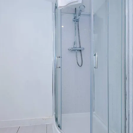 Large 4bedroom 4bathroom Townhouse By Coop Live Arena Manchester