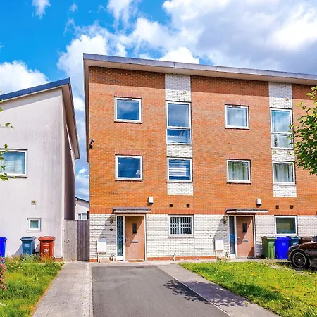 Large 4bedroom 4bathroom Townhouse By Coop Live Arena * Manchester