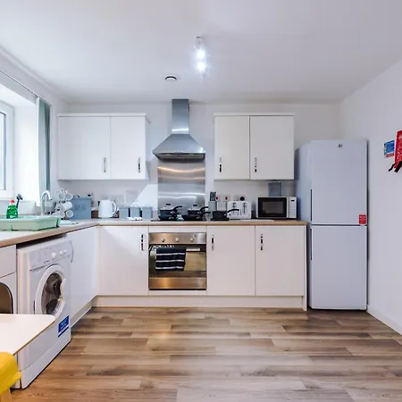 Free Parking, Cosy 2bed In Salford Quays, Balcony, Sleeps 6 Manchester