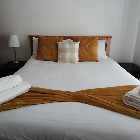 Stylish Spacious 2 Bed Balcony Nr Stadium * Manchester