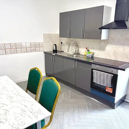 O5 Hostel