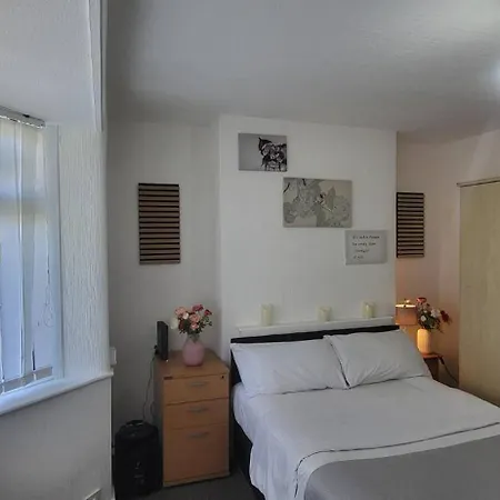 Pensjonat Room In House - Lovely Double Bedroom Near Manchester Airport Manchester