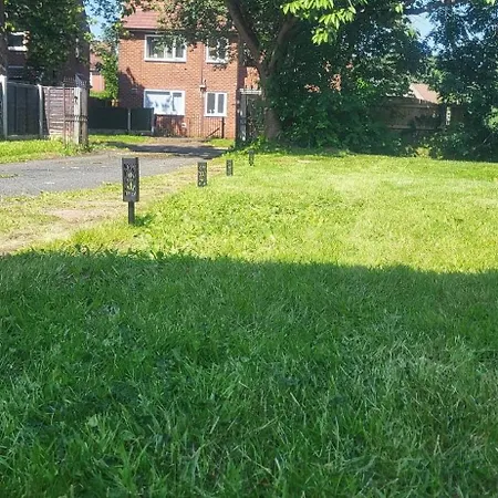 Room In House - Lovely Double Bedroom Near Manchester Airport Pensjonat *