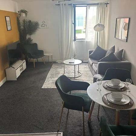 Budget Friendly Private - Free Parking Apartament *