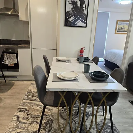 Apartment Mega9 Luxury 2bedrooms - 2baths, 2toilets Manchester