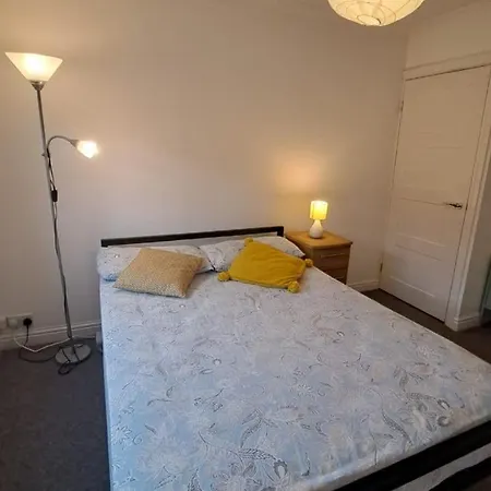 شقة Single In Shared Flat On Wilmslow Road *