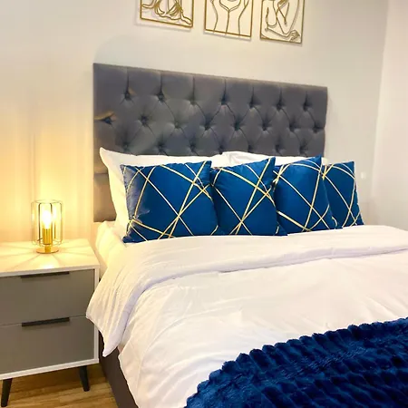 Luxurious 2 Bedroom - Water View And Parking * Manchester
